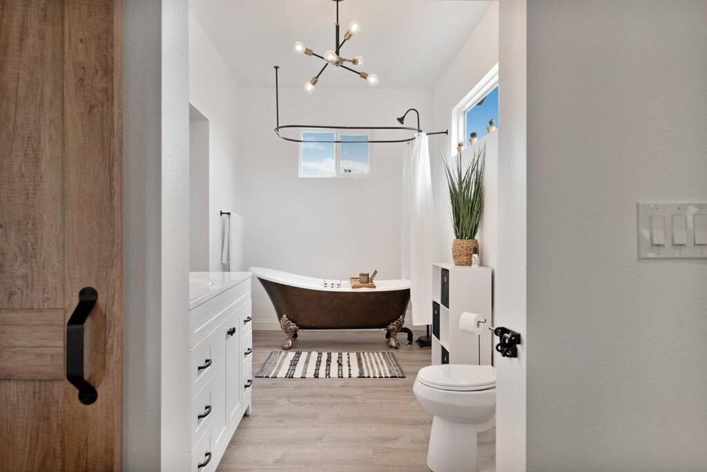 Beautiful Newly Remodeled Home, Near Jt Park Joshua Tree Zewnętrze zdjęcie